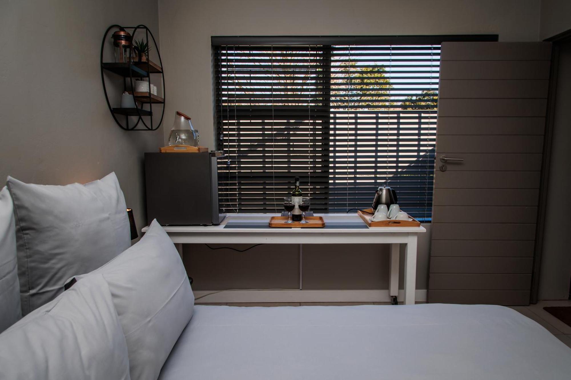 Marilyn'S Rooms Свелендам Екстериор снимка
